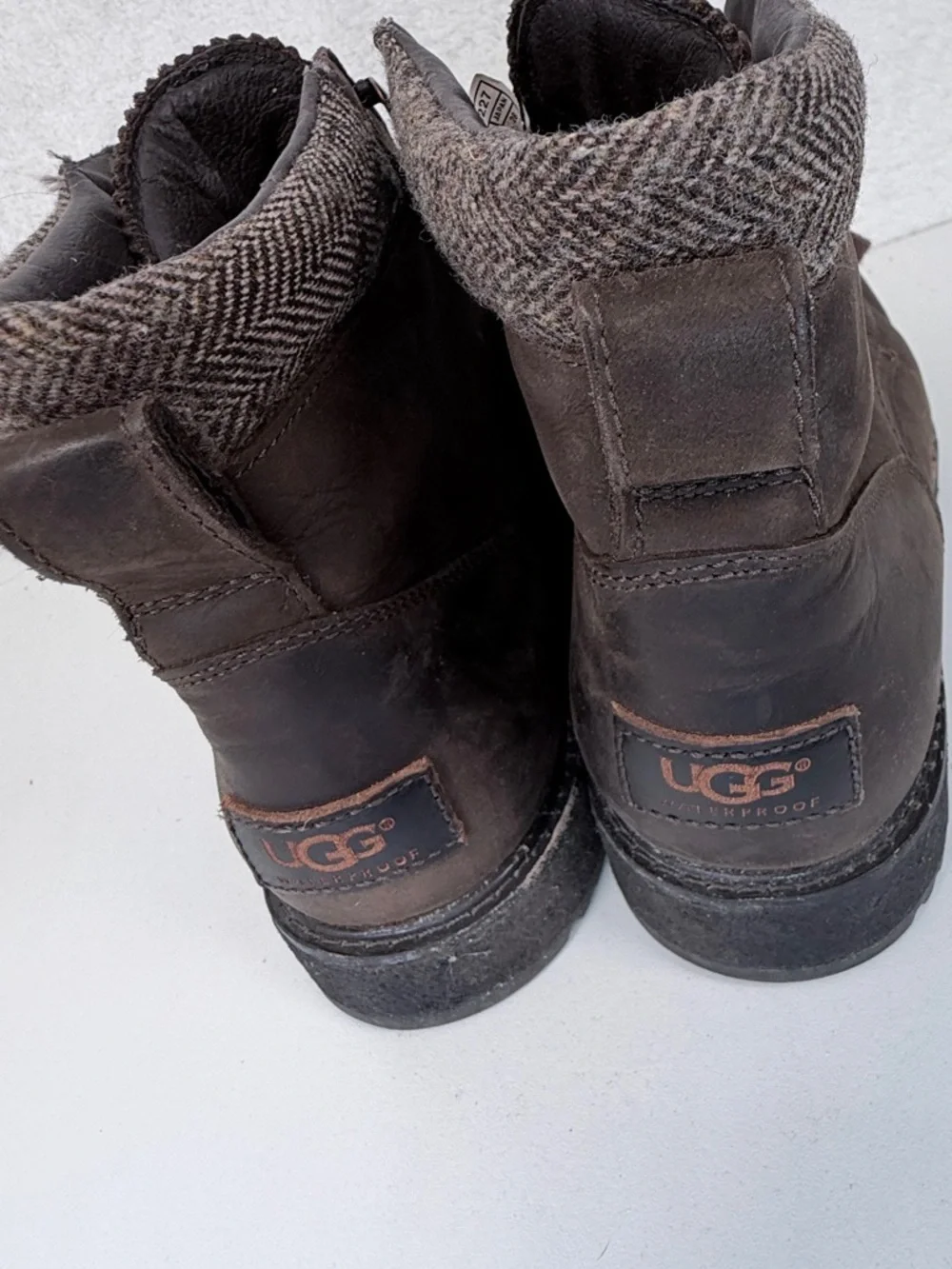 UGG Mens Leather Lace Up Boots Brown Moc Toe Size 10 Rugged Waterproof boots
